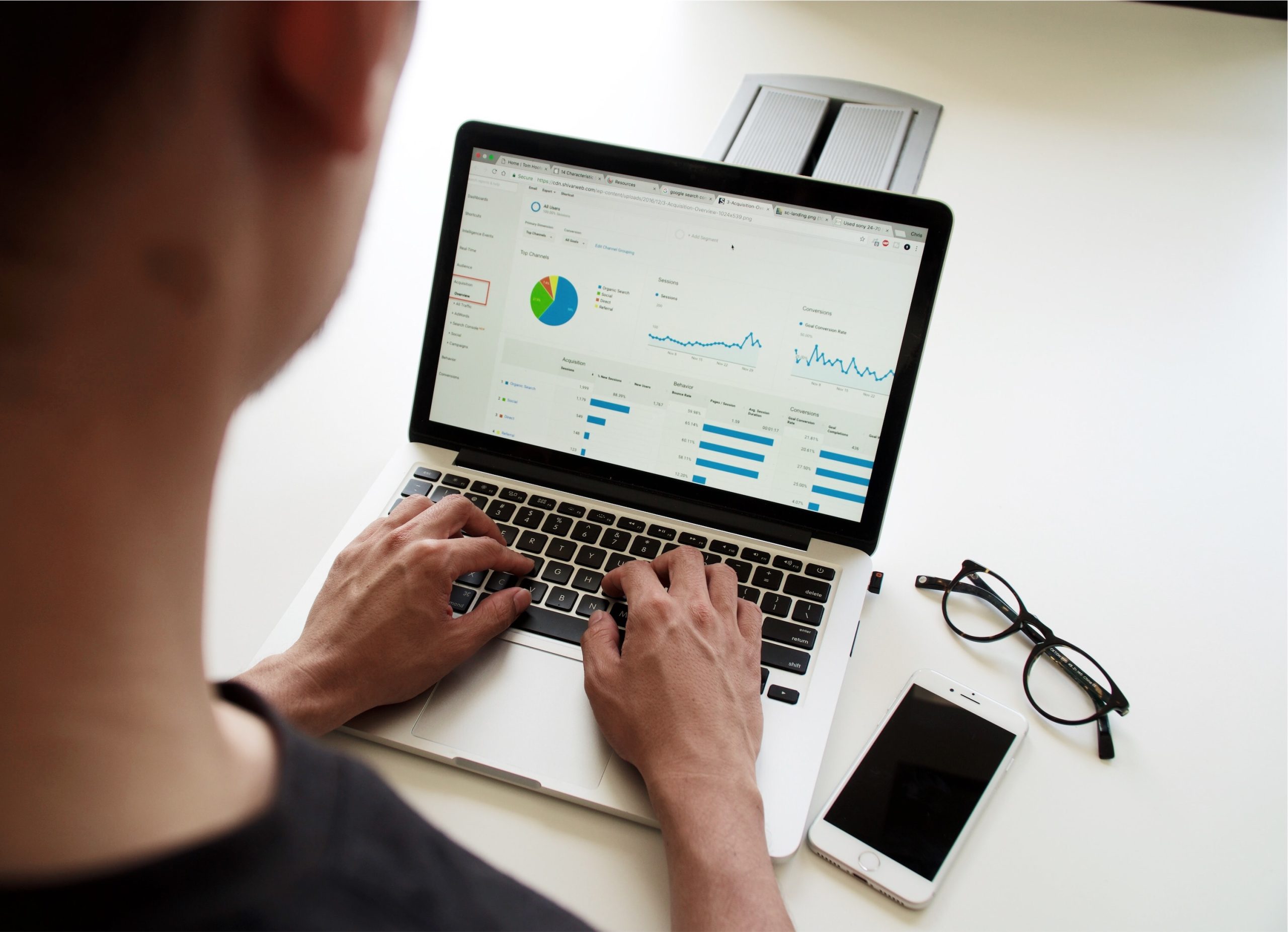 Trazando éxito: ¿Qué es un CRM y cuál es su poder?
